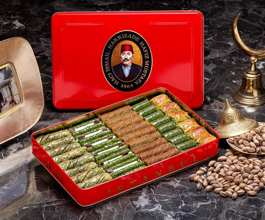 Assorted Pistachio Baklava in Metal Gift Box 2kg (70.54oz)