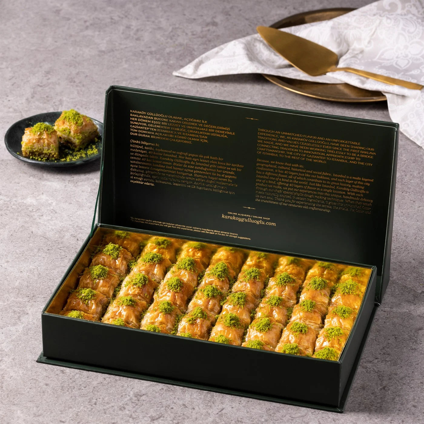 Fresh Long Lasting Baklava with Pistachio - Gift Box