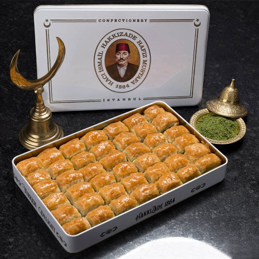 Fresh Classic Baklava with Pistachio in Metal Box 2kg (70.54oz) - TurkishTaste.com
