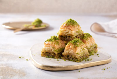Fresh Long Lasting Baklava with Pistachio - Gift Box